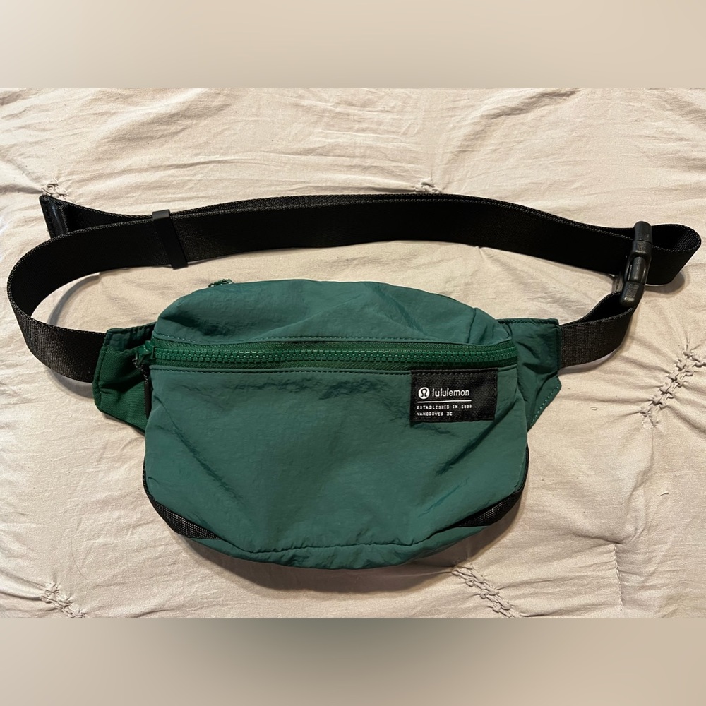 Lulumelon Clean Lines Belt Bag